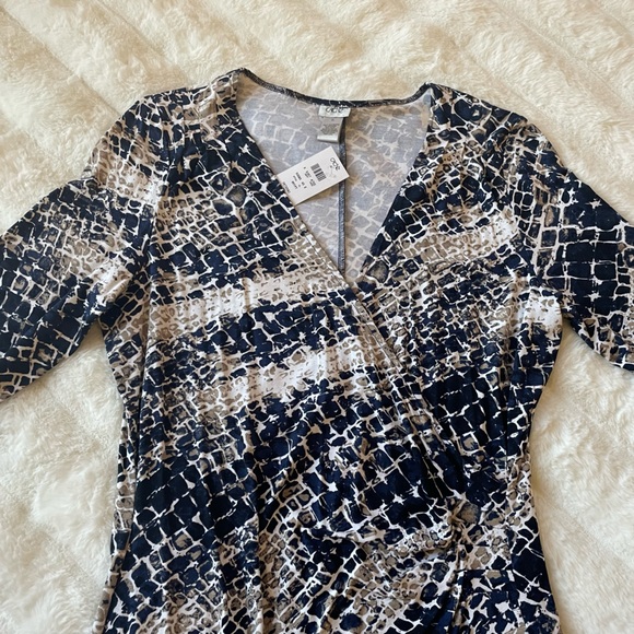 Cache Dress. - Picture 2 of 4